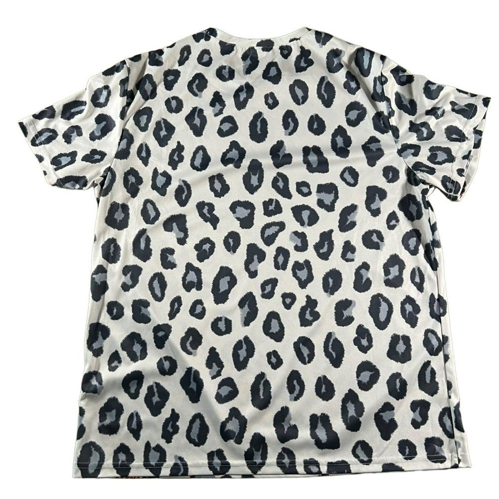 Cheetah Print Scoop Neck T-shirt Size XL - Picture 3 of 6